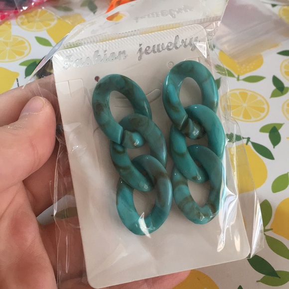 🍊 NWT Acrylic Stone Chain Resin Drop Earrings - Picture 9 of 13